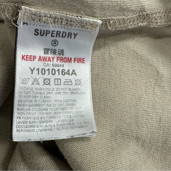 Superdry Graphic Tee - Size M - Picture 12 of 16